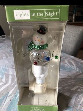 Lights In The Night Snowman Night Light By Seasons Of Cannon Falls - NEW